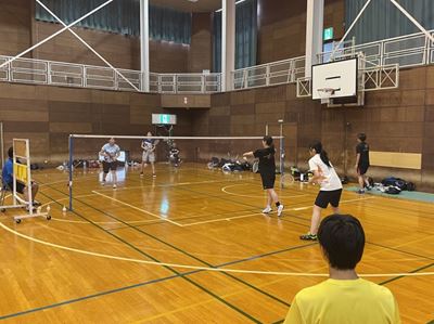 第2回鶯バドミントン大会（2025年10月12日開催）試合風景4｜越谷市バドミントン